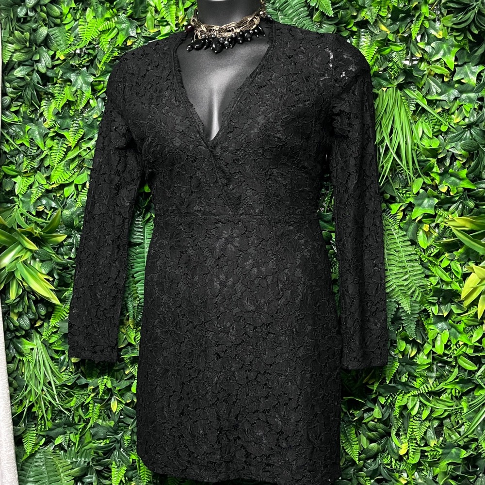 WAYF Dress Large Black Floral Lace Surplice V-Neck Long Sleeve No Stretch 3961